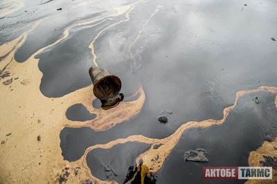 Запасы воды  отравили нефтью