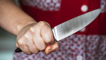 Студент медколледжа в Шалкаре ударил ножом своего дядю