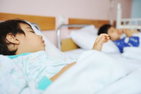 Детская больница в Актобе переполнена
