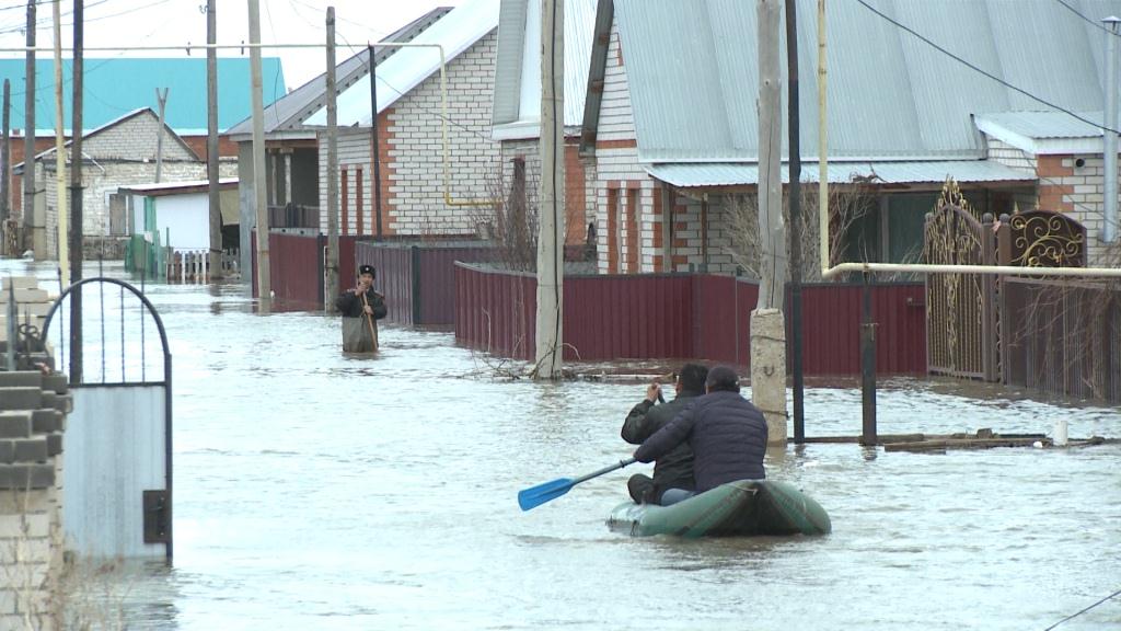 Пострадавшие от паводка в Актобе получат почти 128 млн