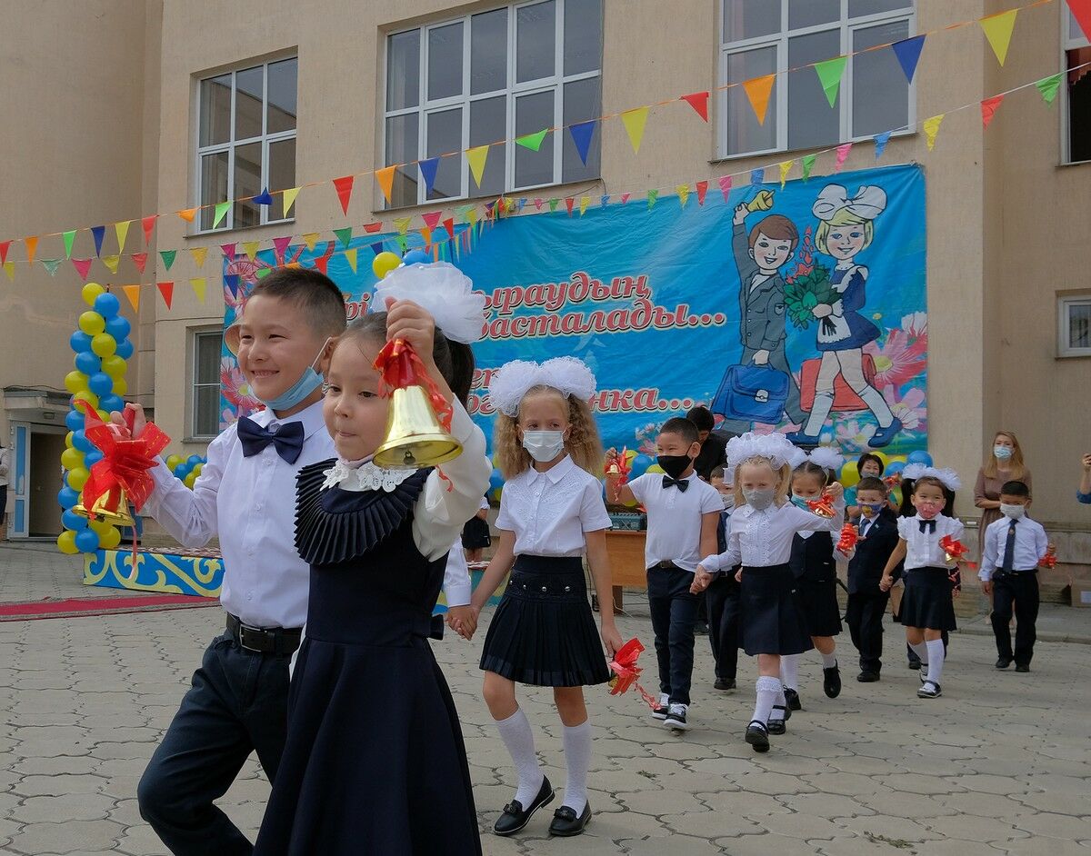 В каждой из областей Казахстана введут свой цвет формы для школьников