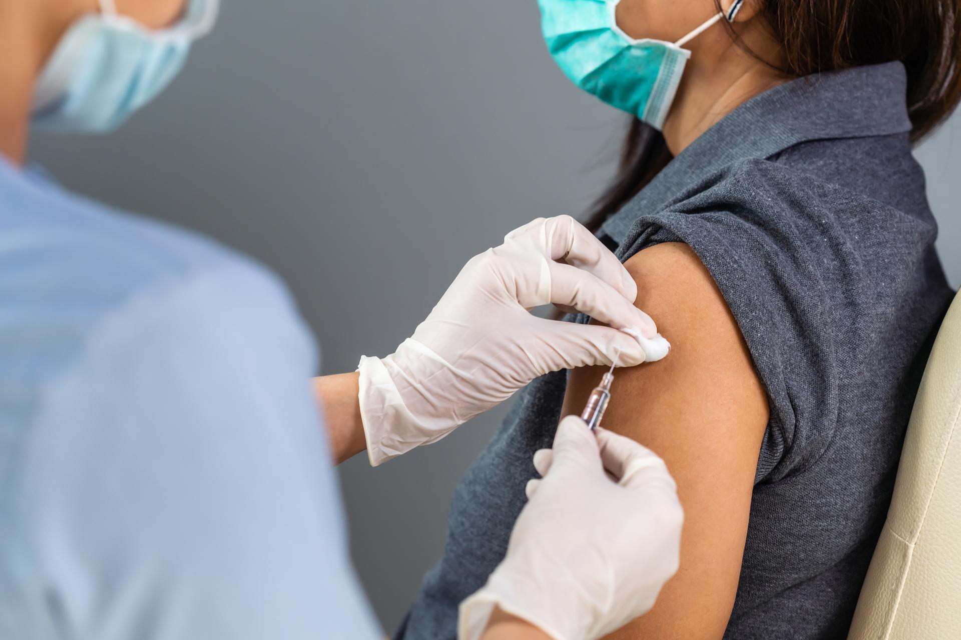 Тысячи актюбинцев ежегодно отказываются от прививок