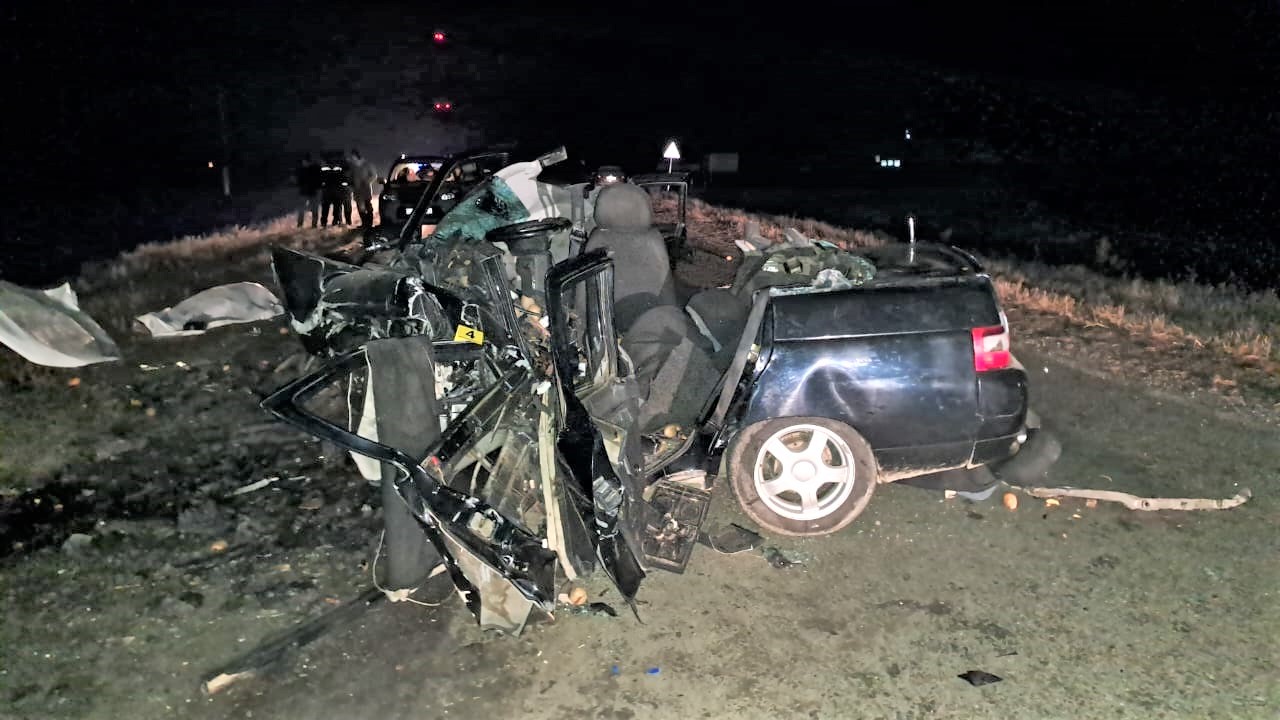 Погибли оба водителя и пассажир