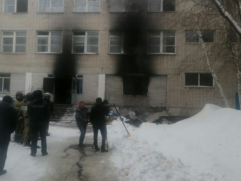 Пожар в школе №23 Актобе: появились фото с места событий