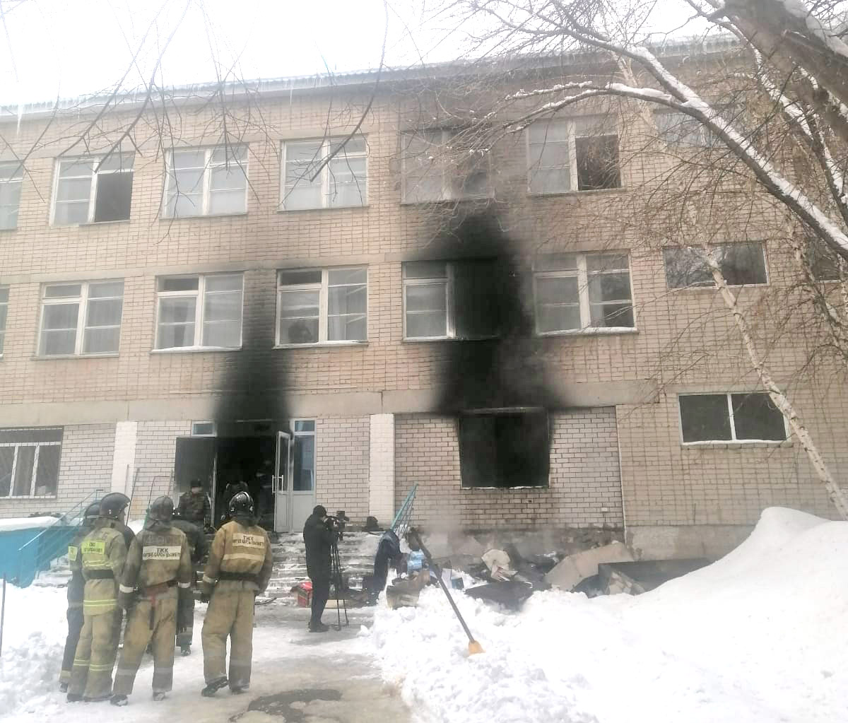 Очевидцы рассказали о пожаре в школе №23