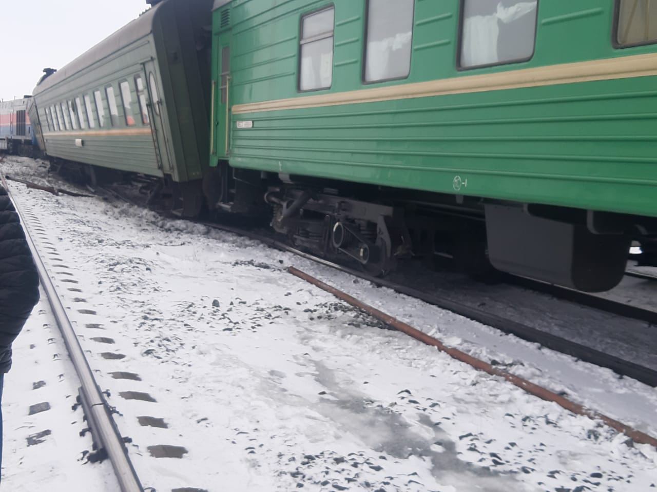 Локомотив с пассажирским поездом столкнулись в Актюбинской области