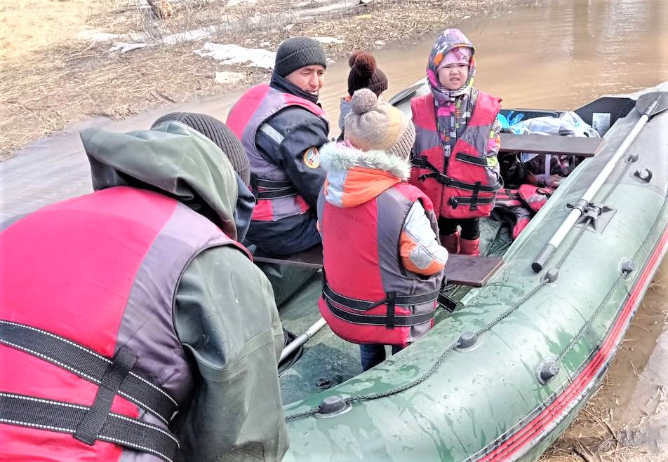 116 человек эвакуировали в Актобе из-за наводнения