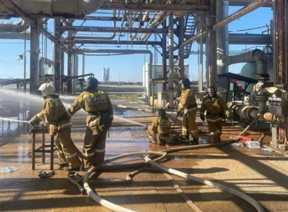 Пожар на заводе СНПС-АМГ: тяжелые ожоги получили четверо рабочих