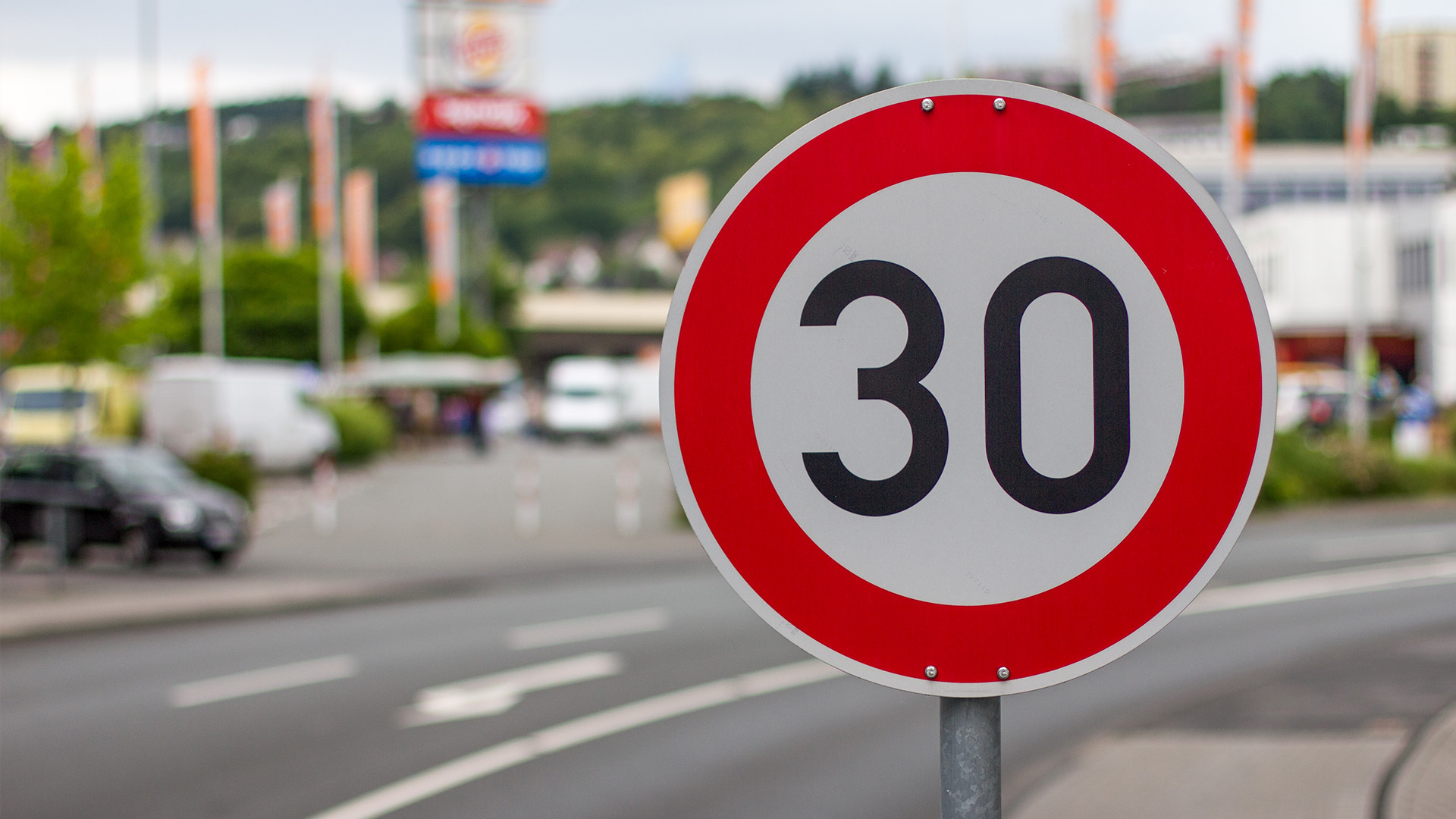 Ограничить скорость в Актобе  до 30 км/ч предлагают урбанисты