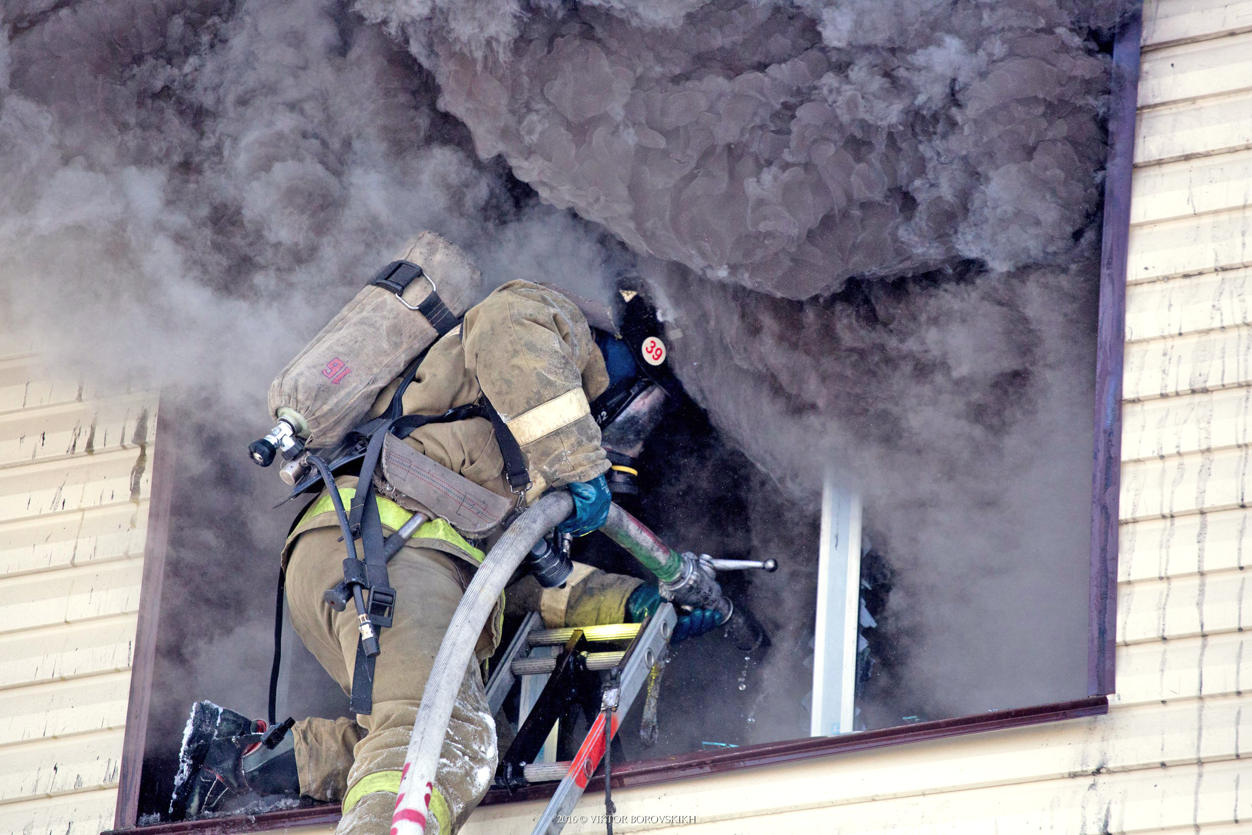 Пожарные спасли  из огня 8 человек