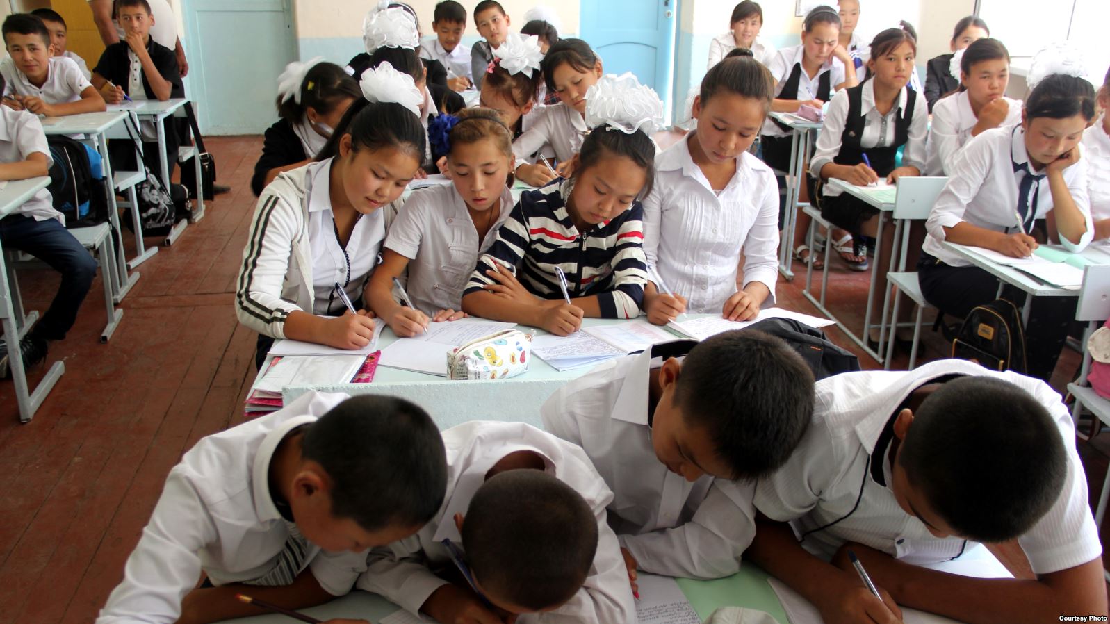 Острый дефицит ученических мест: в школах Актобе сделают 6 пристроек