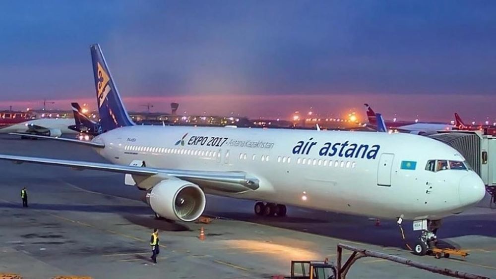 Самолет Air Astana получил повреждение в аэропорту Актобе