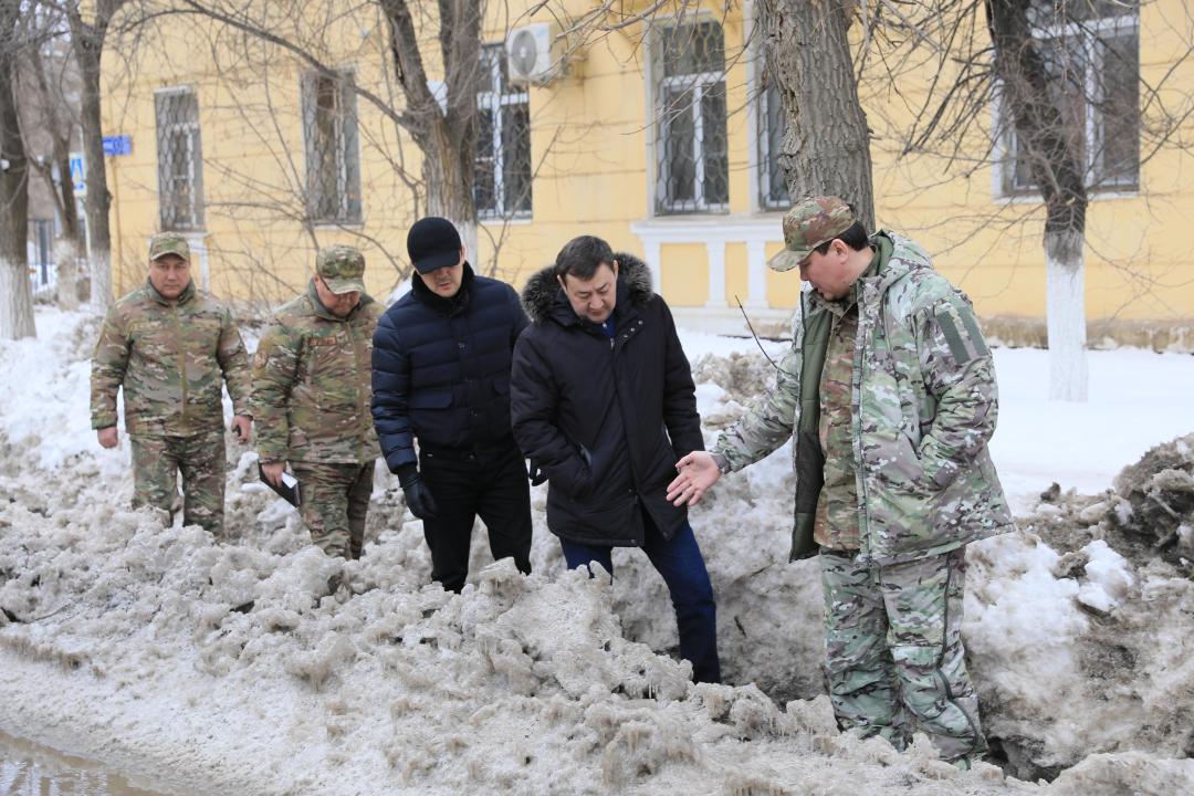 Подготовка к паводку: аким области объехал жилмассивы Актобе