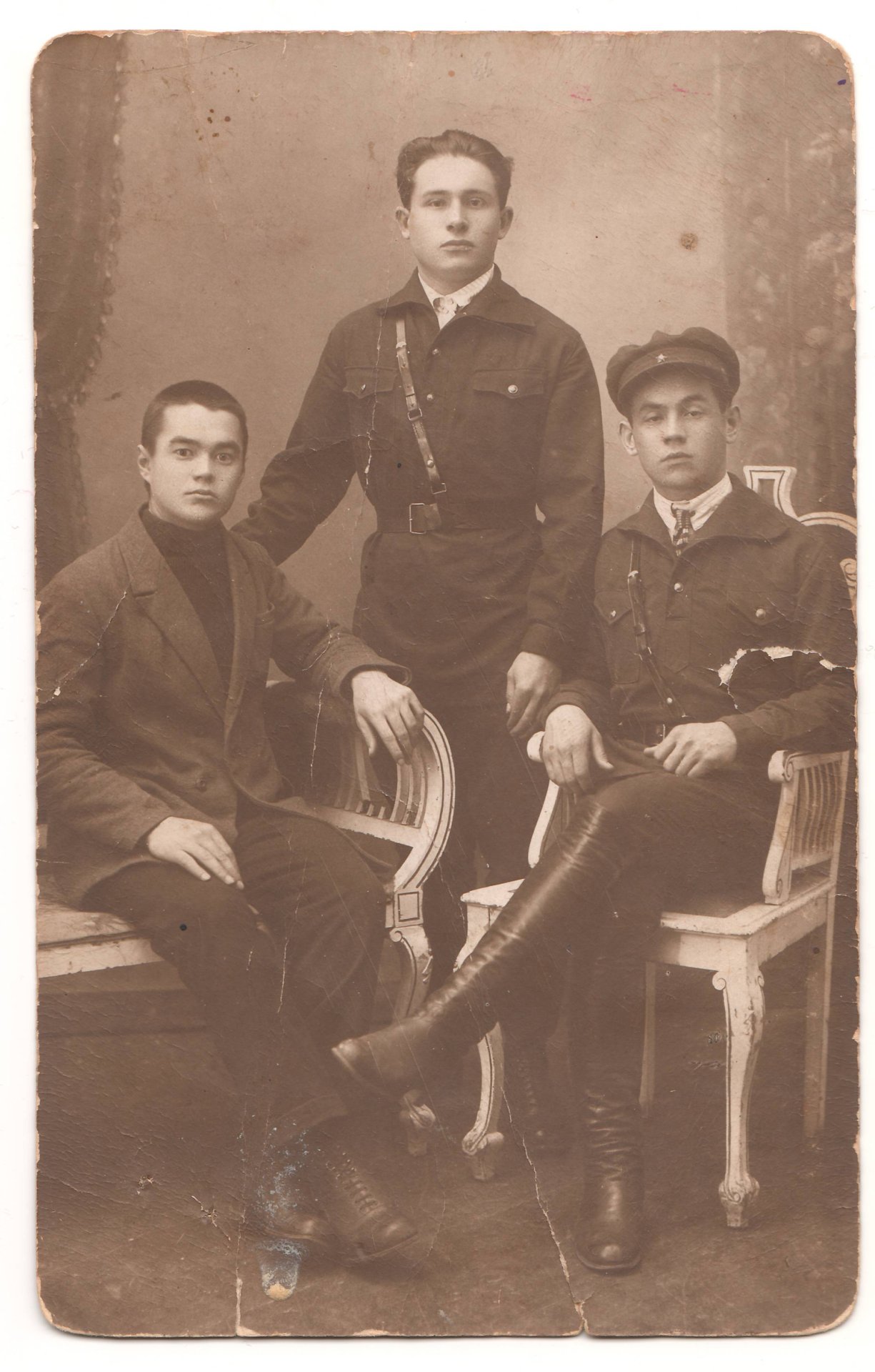 Лутфи Габасов с друзьями в 1928 году