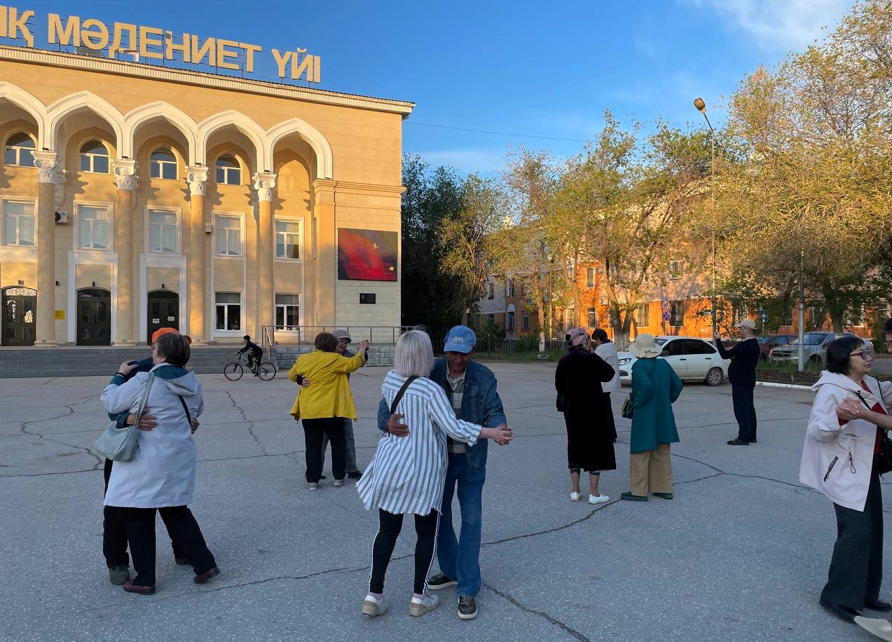 Песни Победы и слезы памяти: как Актобе отпраздновал 9 Мая