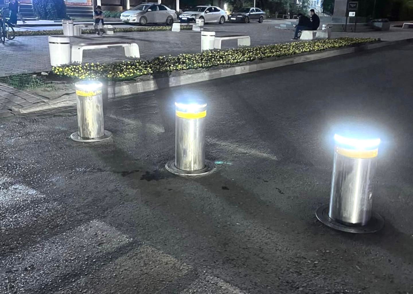 В Актобе снова заработали болларды на Арбате