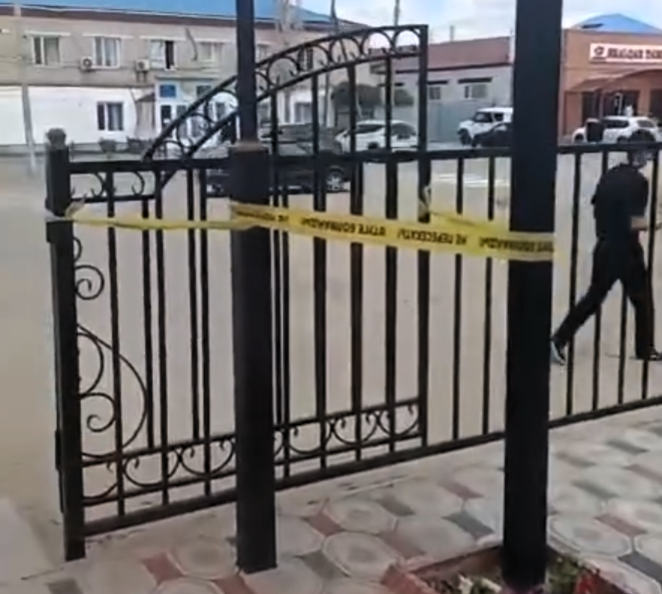 В Шалкаре ребёнка ударило током в новом сквере, построенном ко Дню Победы
