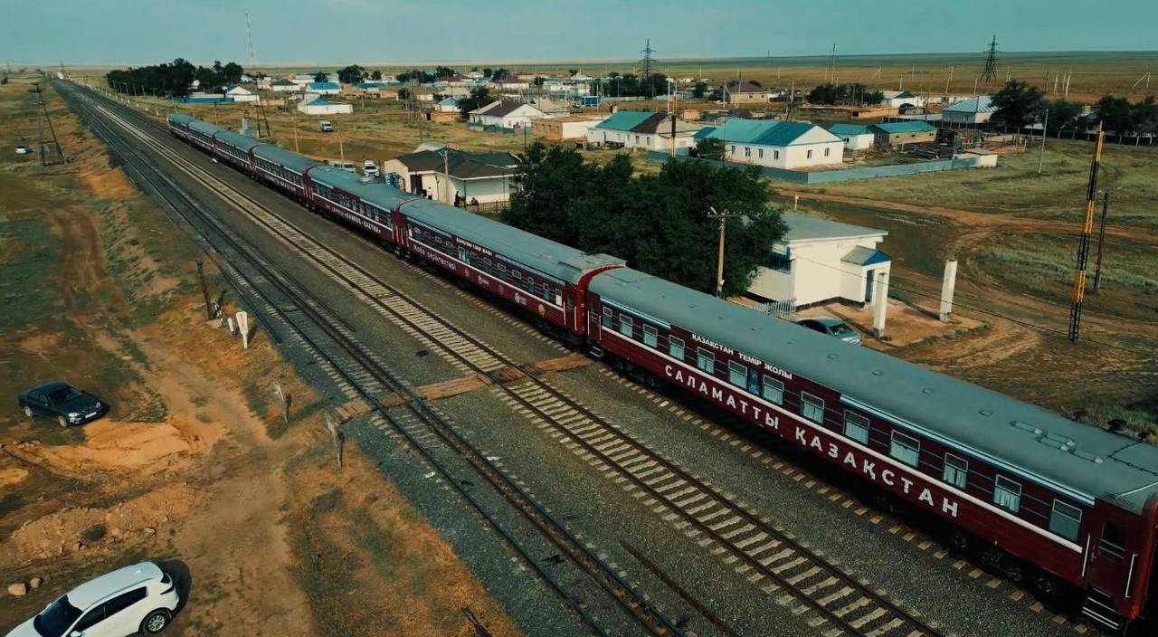 Поезд с медиками в Актюбинской области