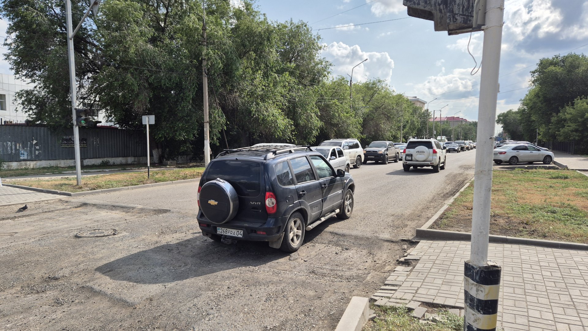 Разбитые дороги в Актобе