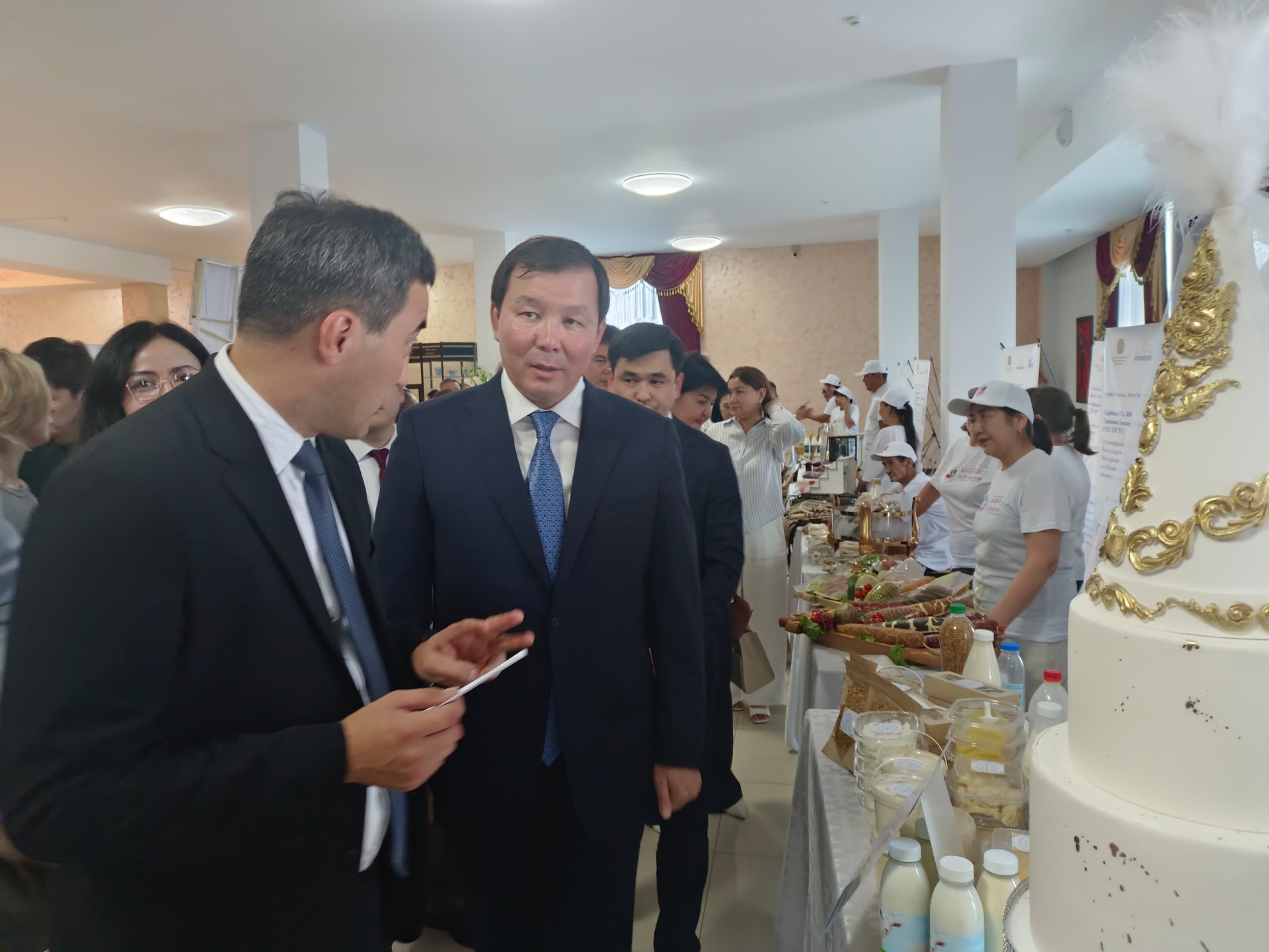 В Актобе прошла выставка «Одно село - один продукт»