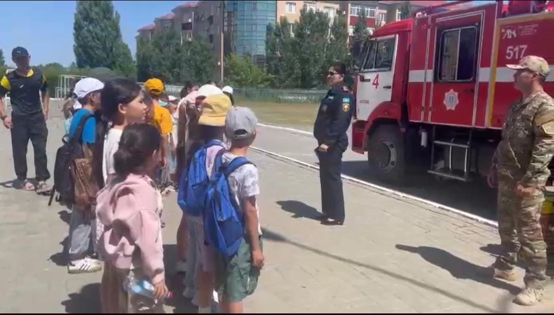 Сотрудники УЧС Актобе проводят профилактическую работу  в загородных  лагерях