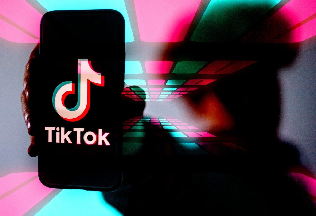TikTok-мошенник выманил у актюбинок более 14 миллионов тенге