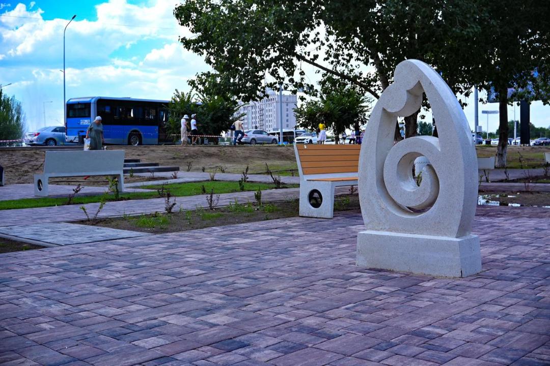 На улице М. Маметовой появился новый сквер