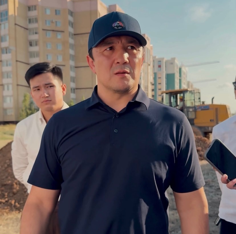 Новую аллею подарят горожанам