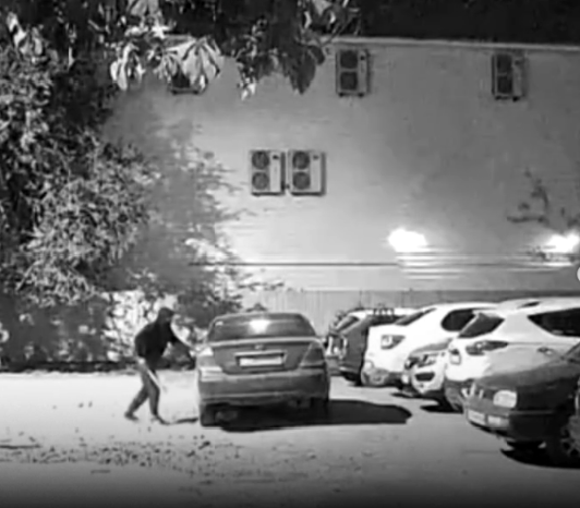 В Актобе мужчину избили бейсбольной битой