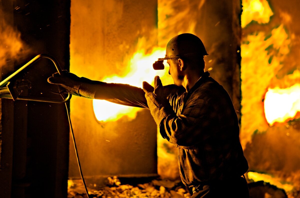 30 тысяч актюбинцев заняты на вредных производствах, но спецвыплаты получают только 996 человек