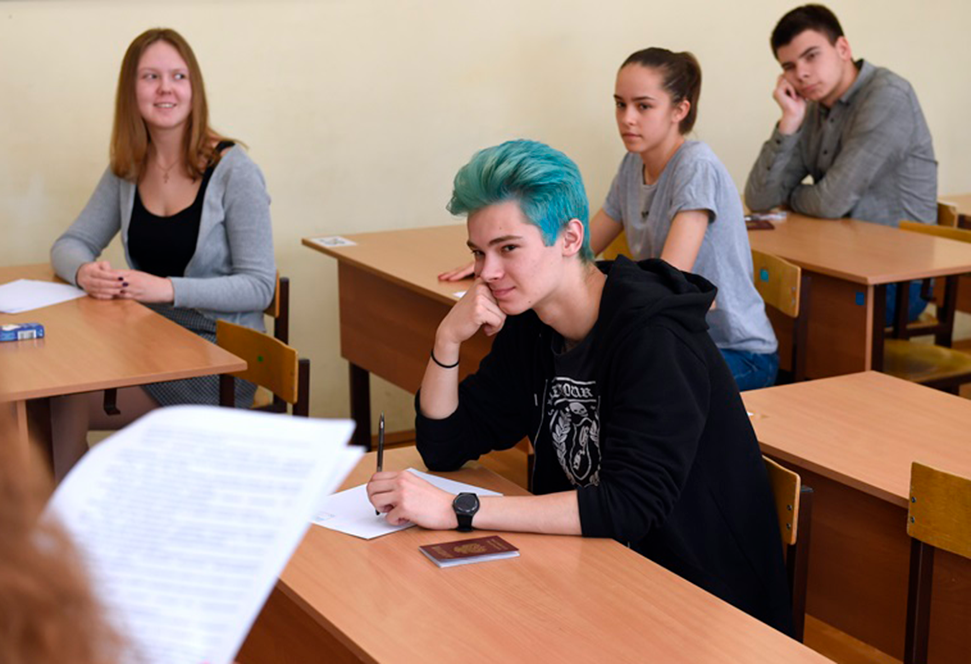 В Актобе вновь разгораются споры вокруг внешнего вида школьников