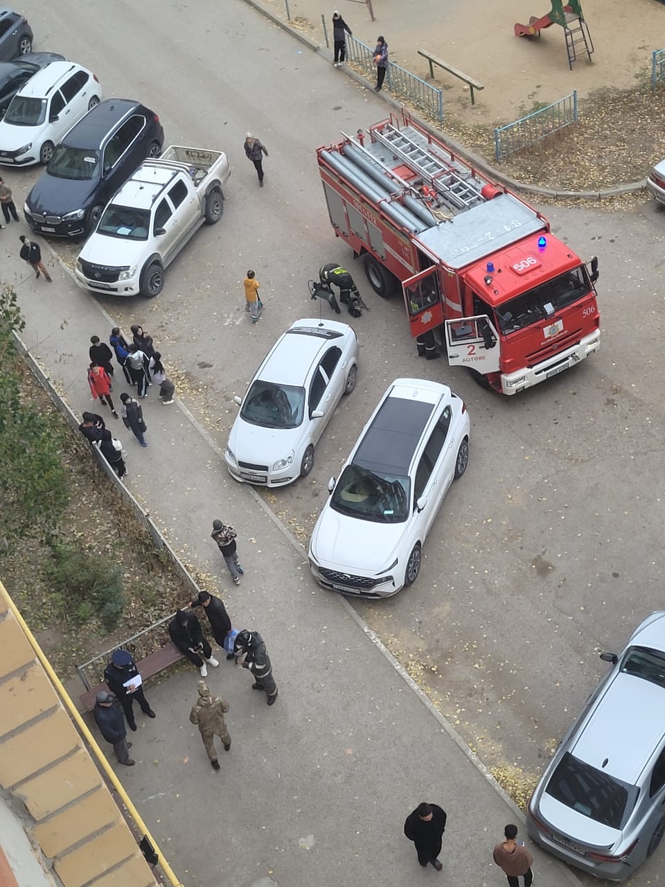 Неизвестные «подожгли» дом и школу