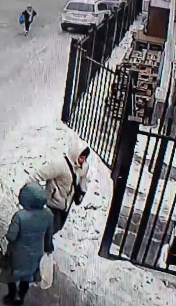 Ограбление без наказания:  в Актобе не могут довести  до суда дело о нападении  на школьницу