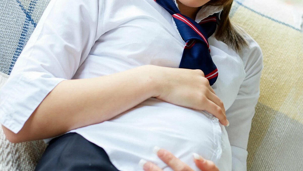 14-летняя школьница родила в Актобе