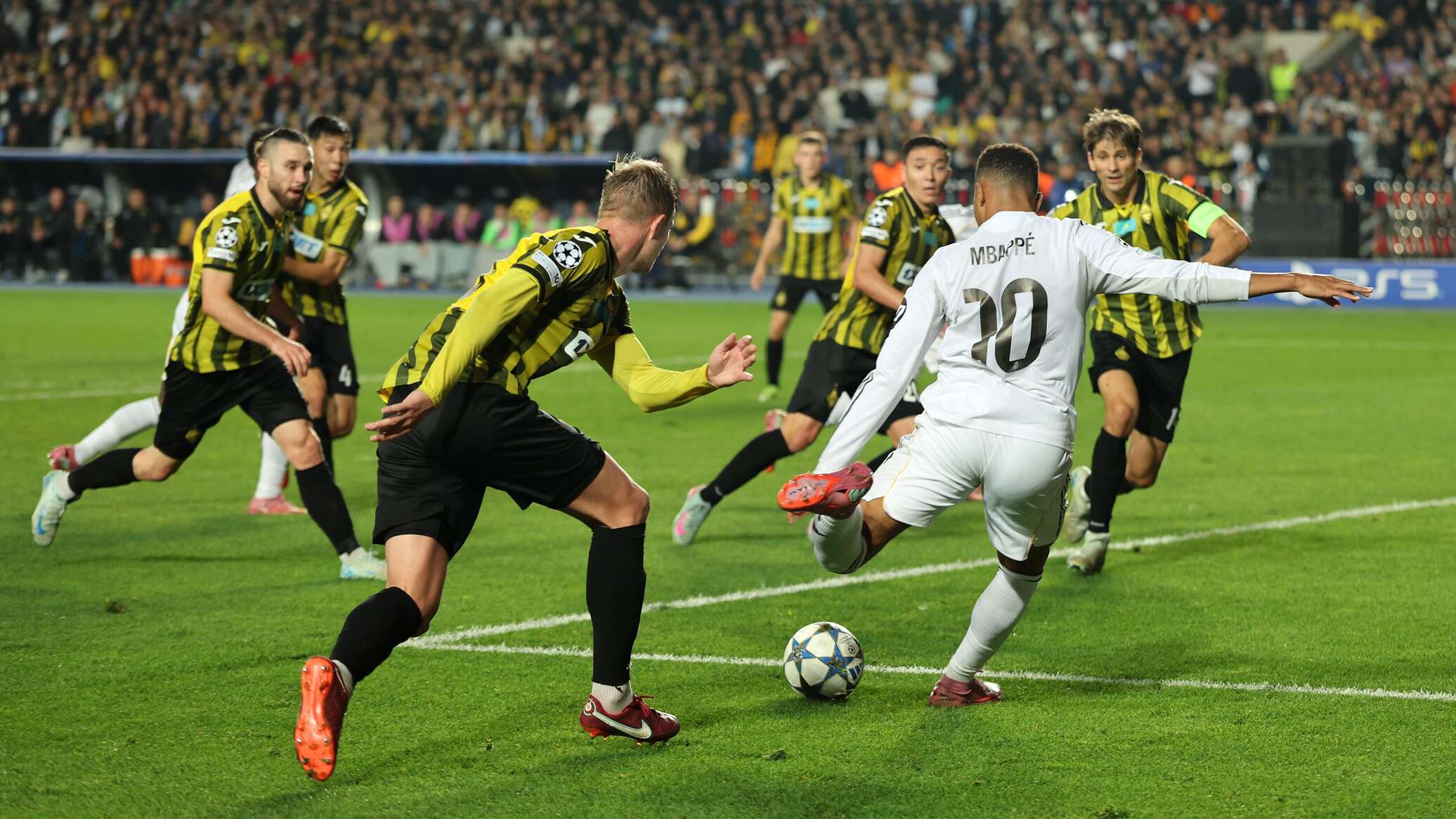 Алматинский «Кайрат» проиграл в матче Лиги Чемпионов UEFA мадридскому «Реалу» 0:5