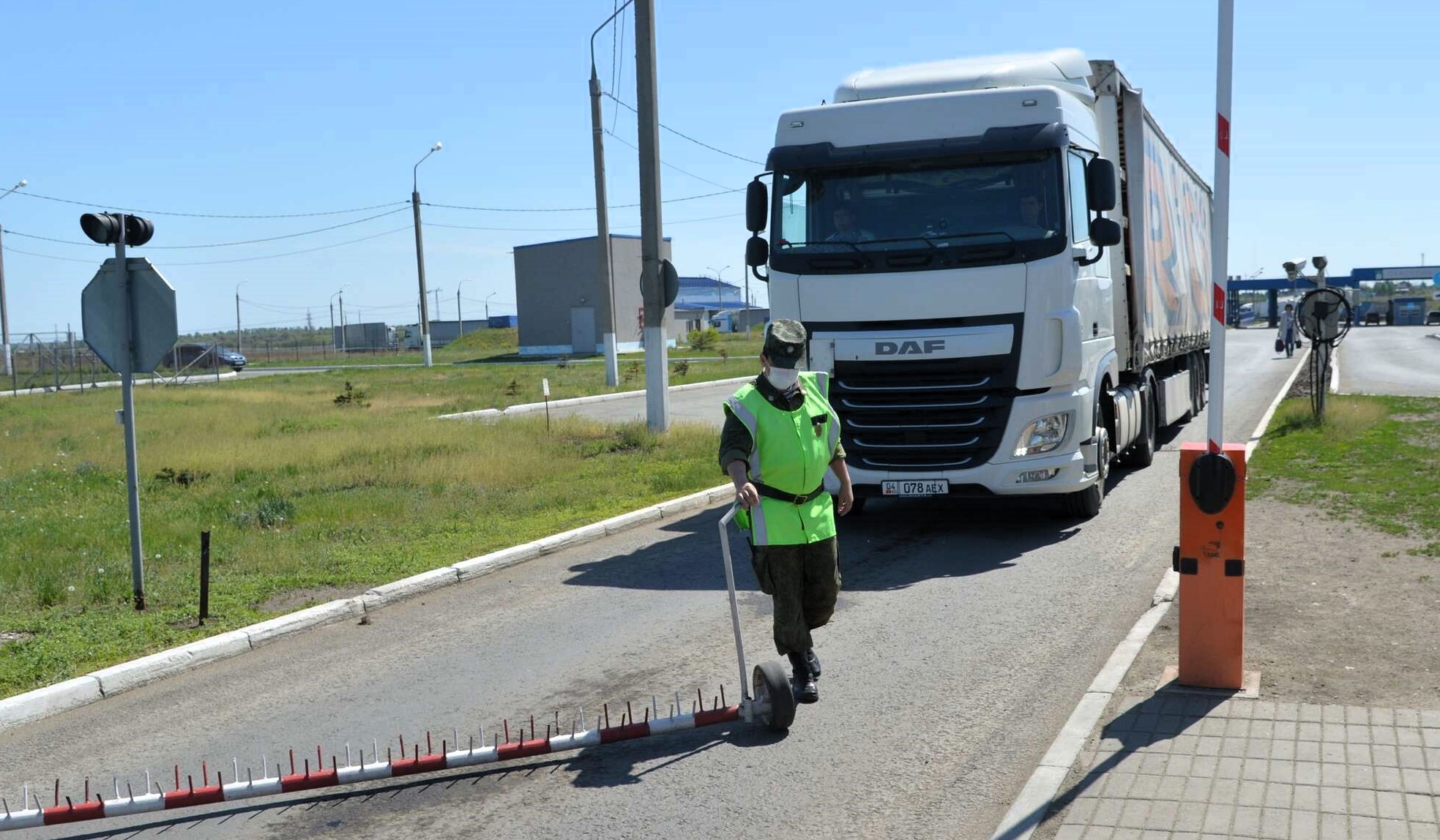 Актюбинский областной суд оправдал россиян, задержанных на границе с тысячами вейпов