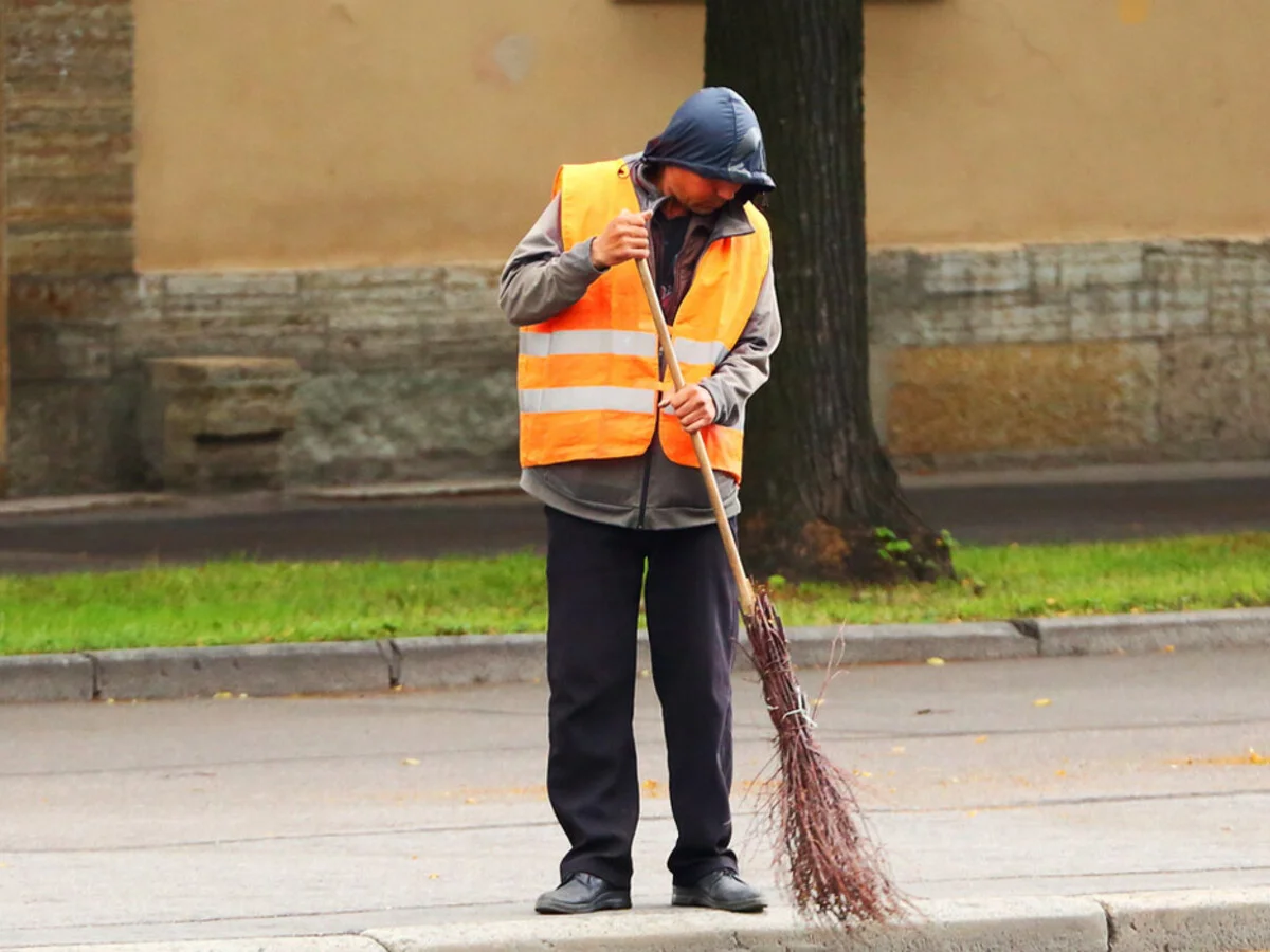 Житель Актобе будет мести улицы за избиение супруги