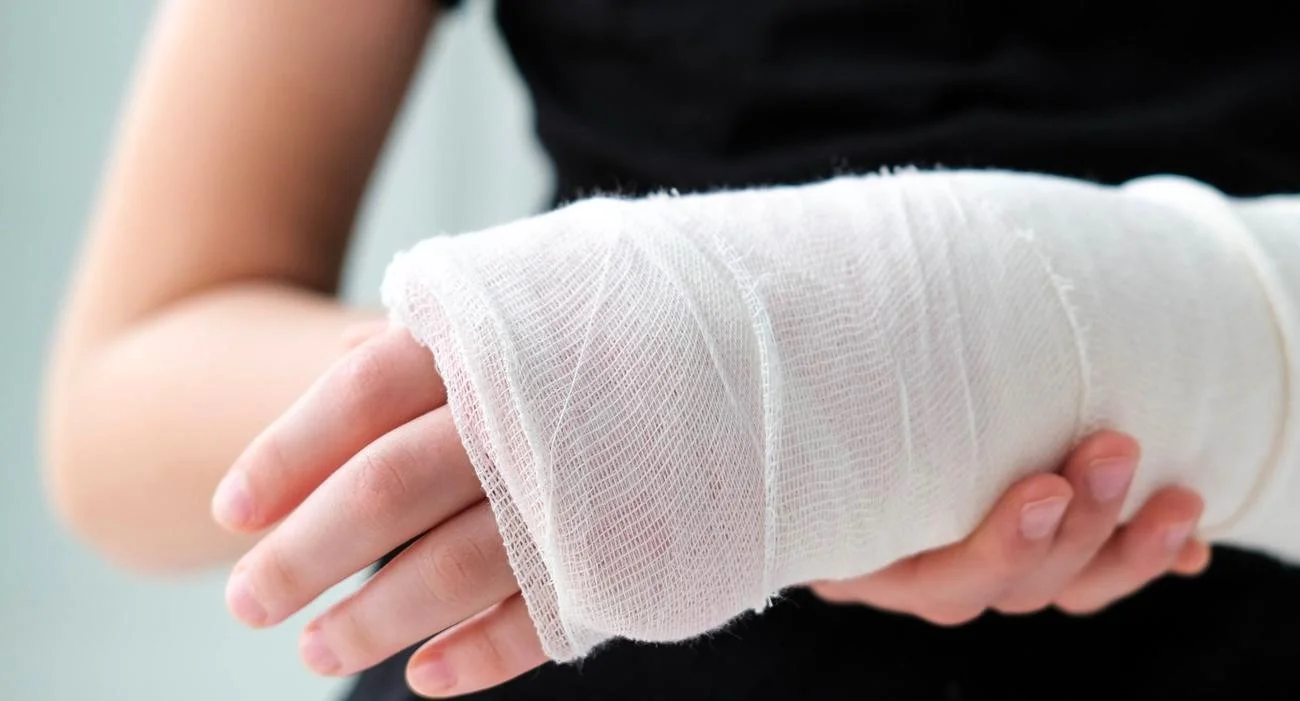 Айфон раздора: актюбинец получил штраф и общественные работы  за рукоприкладство