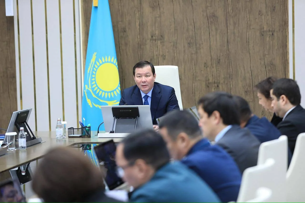 Асхат Шахаров раскритиковал низкие темпы строительства школ в регионе