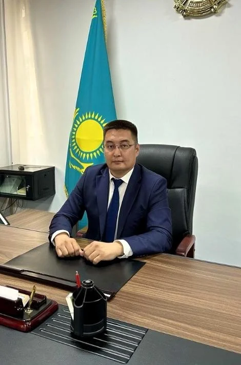 400 тысяч за подпись: акима Хромтау осудили за взятку