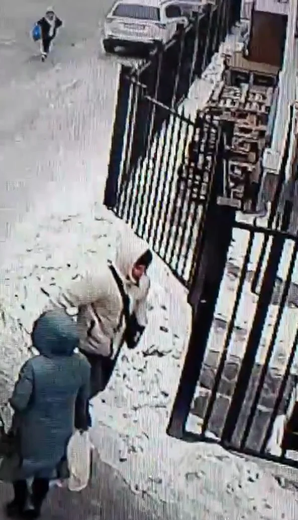 500 тенге компенсации получила актюбинка после того, как ее дочь ограбили на улице