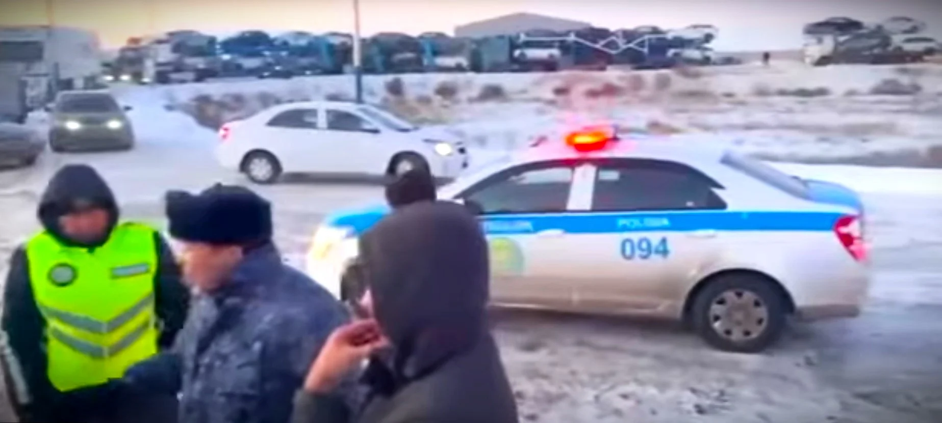 Более 1,5 тысячи автомашин скопилось на дорогах Актюбинской области
