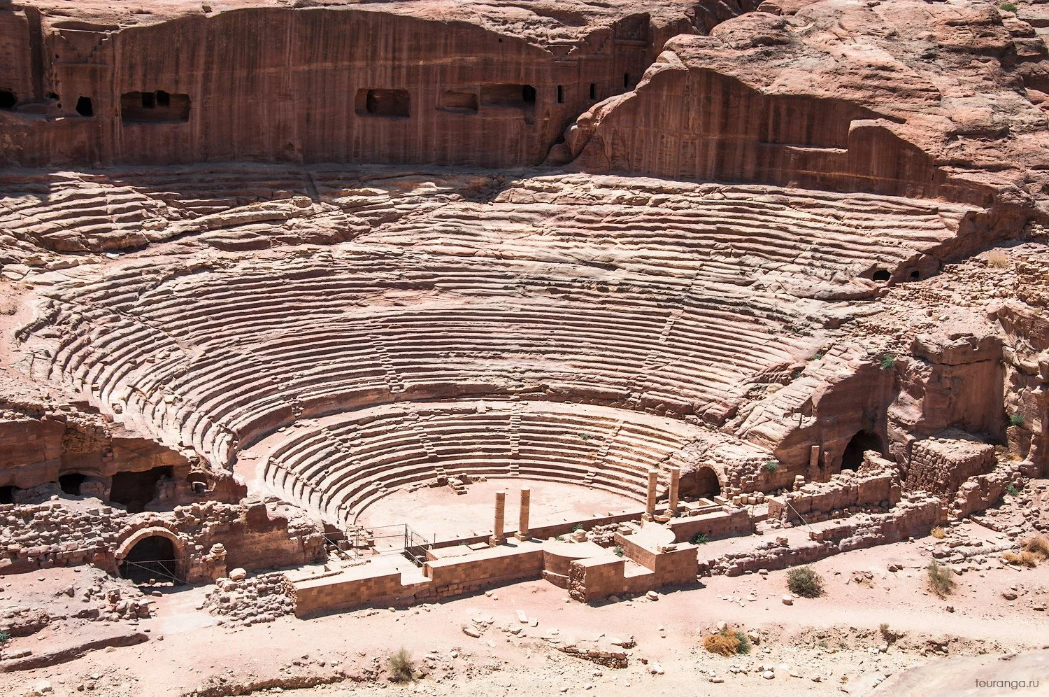 Древний театр в Петре