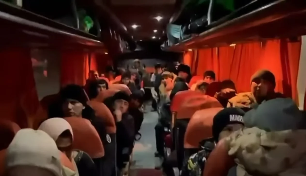 В Актюбинской области эвакуировали 46 человек из автобуса, направлявшегося из России в Таджикистан