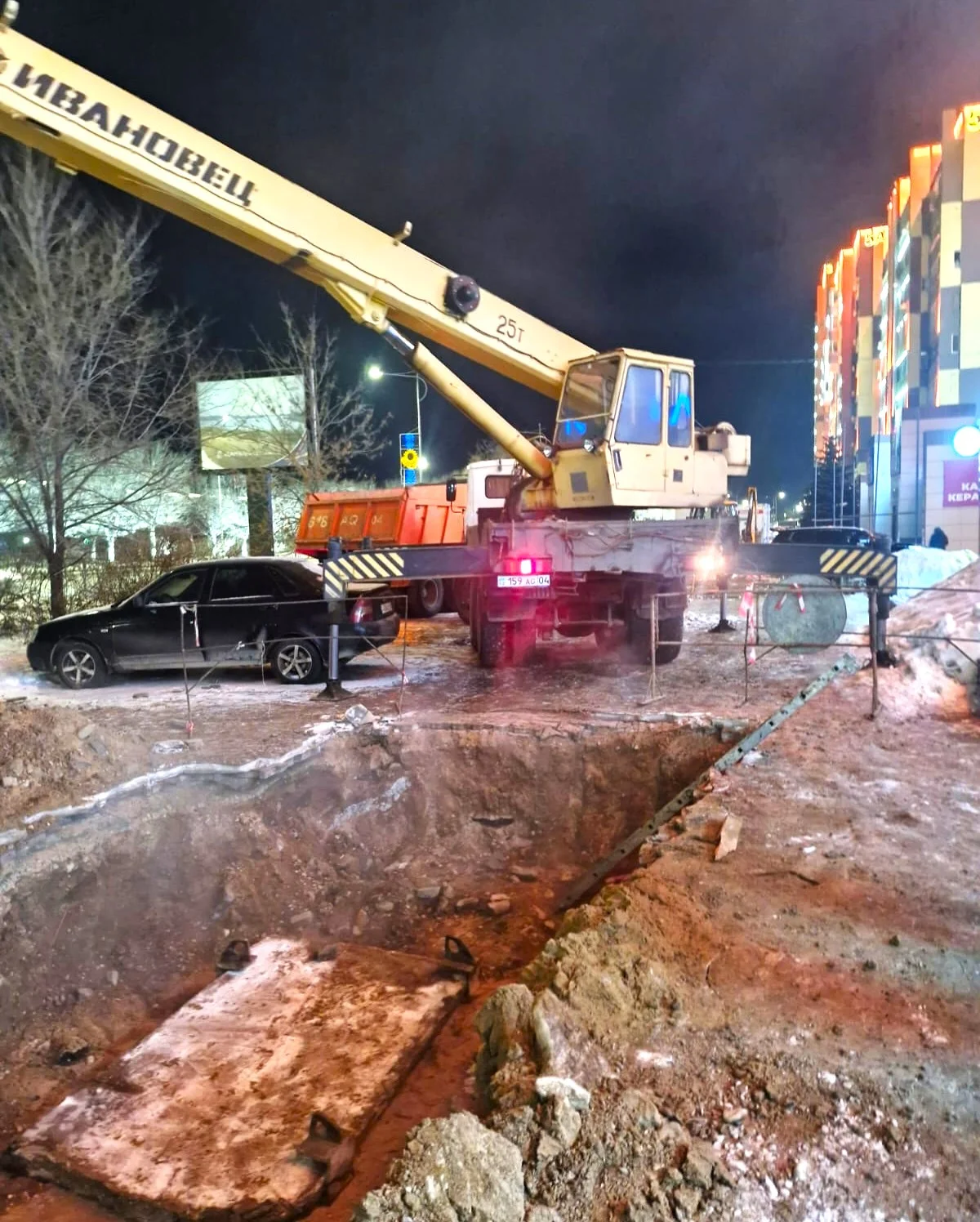 В центре Актобе лопнула труба: теплоснабжение удалось восстановить ночью