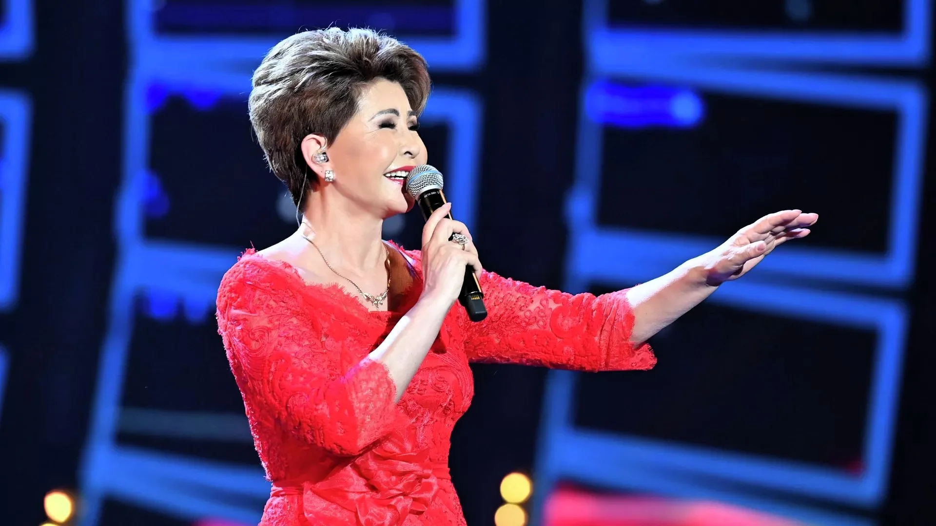 Роза Рымбаева приедет в Актобе