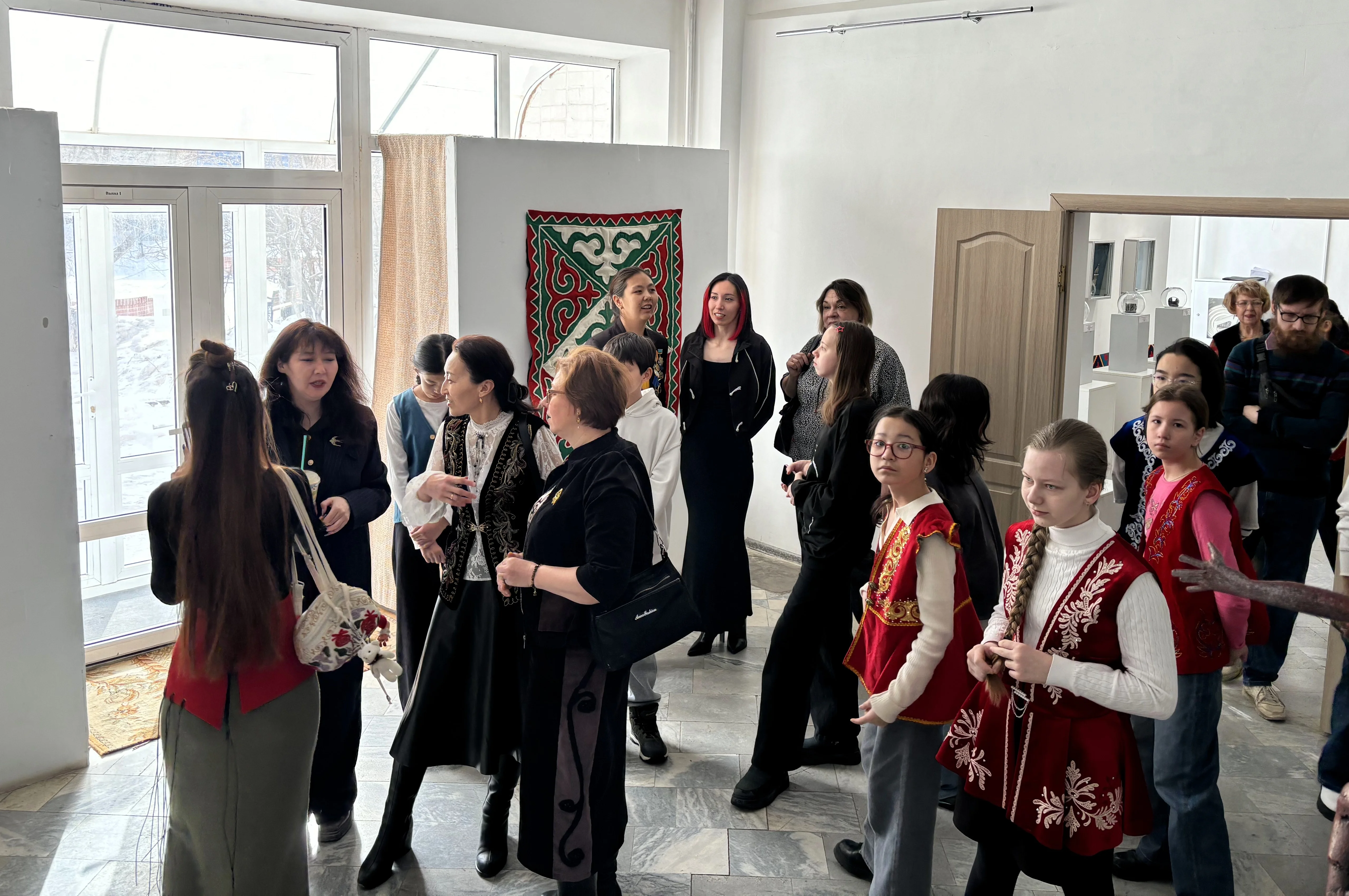 «Аңыз дала» в Актобе: как легенды казахского народа ожили на маленьких холстах