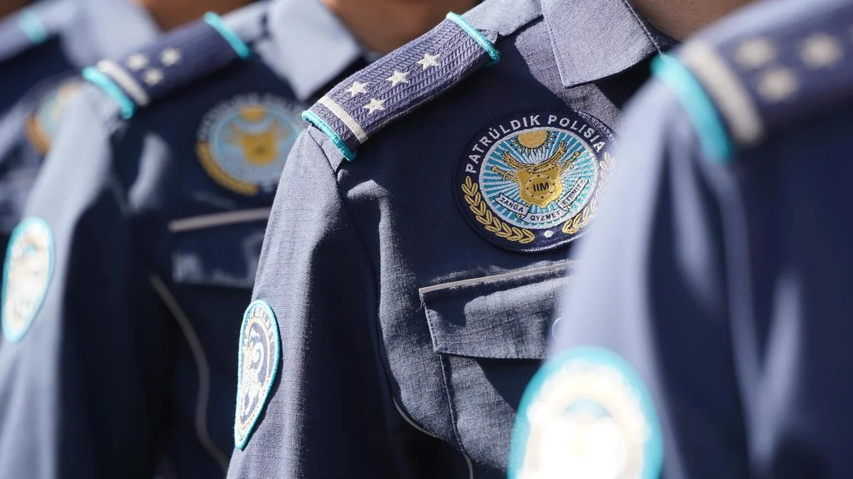 Полицейских восстановили на работе после скандального застолья