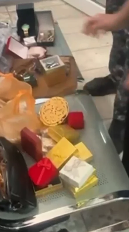 Менеджер спас актюбинца от мошенников