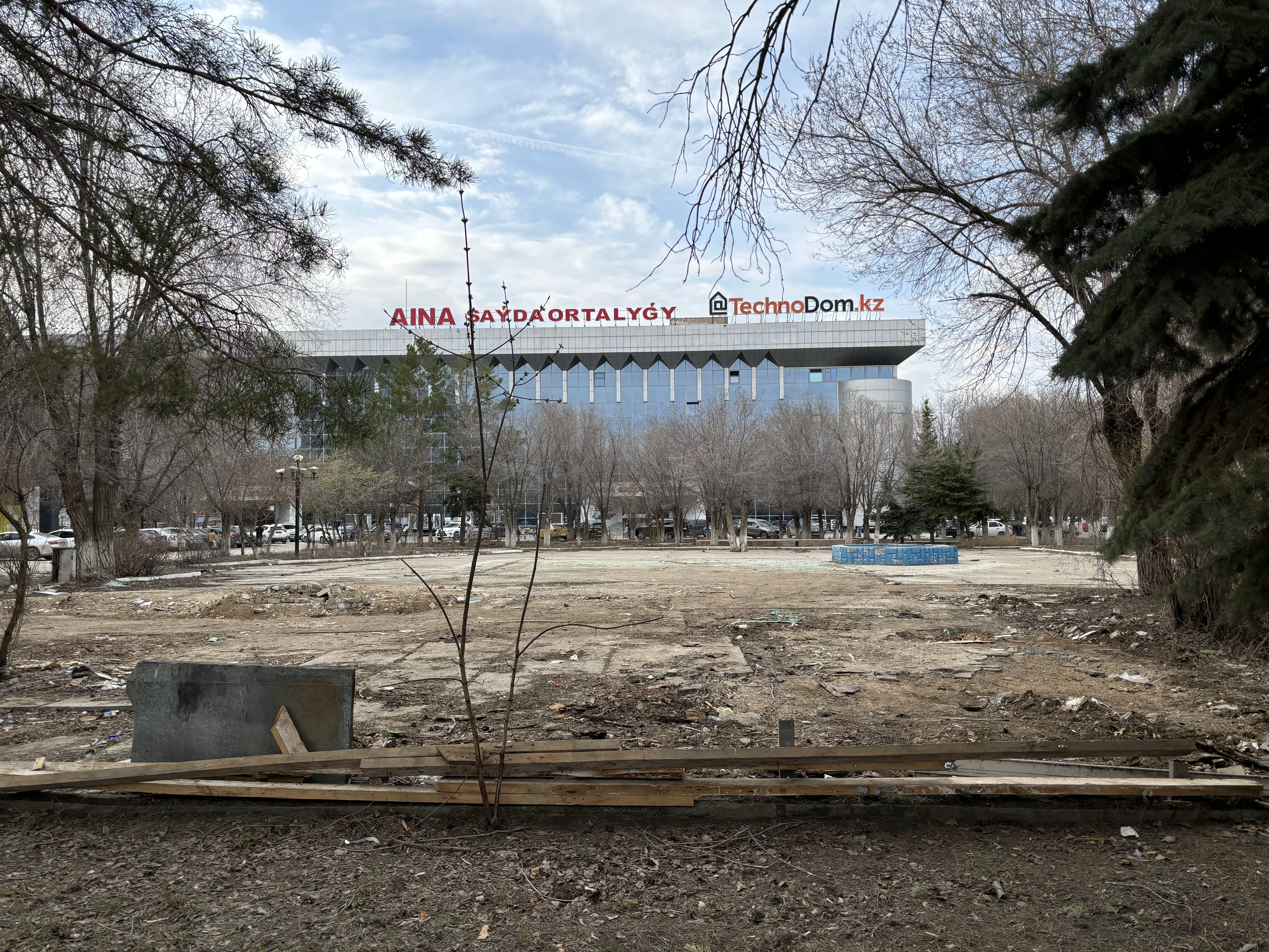 В центре Актобе появится сквер вместо кафе